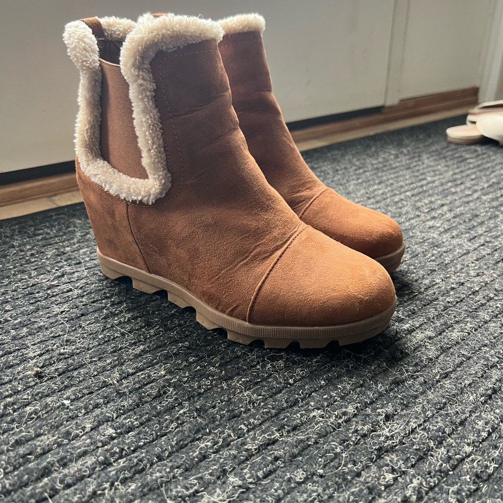 Women's Tan Wedge Ankle Boots